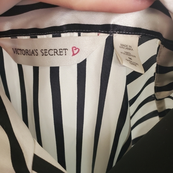 Vintage Victoria's Secret Black and White Stripe Top - medium - Picture 2 of 10
